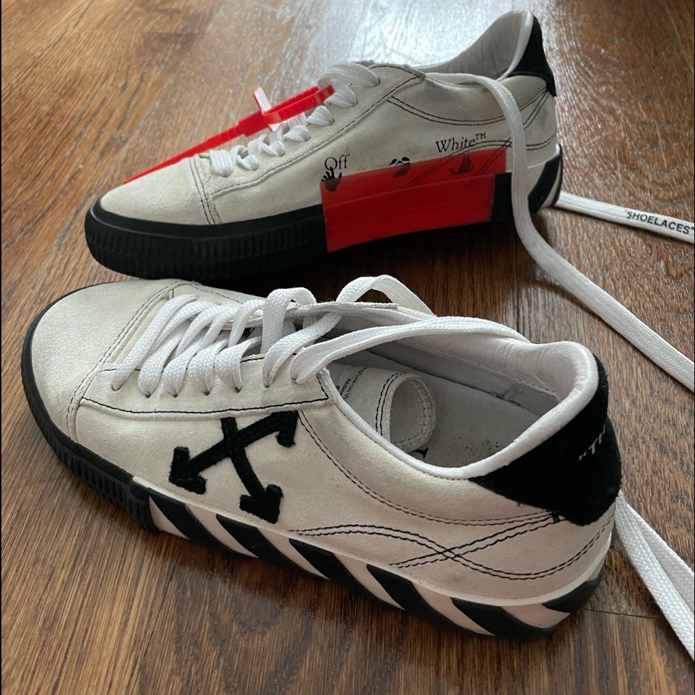 Off-White Sneakers - Picture 2 of 9
